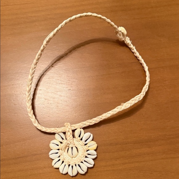 Handmade‎ Shell Jewelry Set - Picture 6 of 8